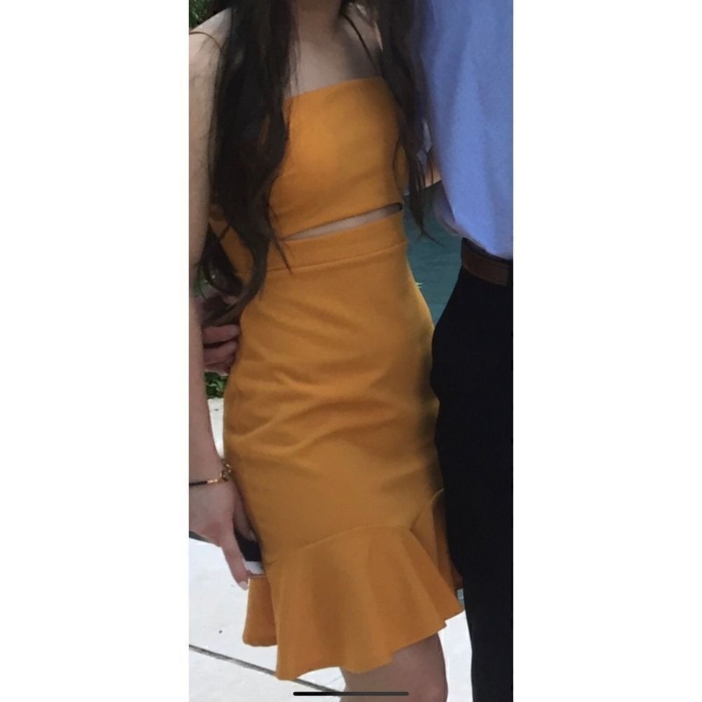 Yellow cutout midi dress xs‎
